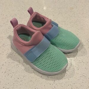 Toddler girl water shoes